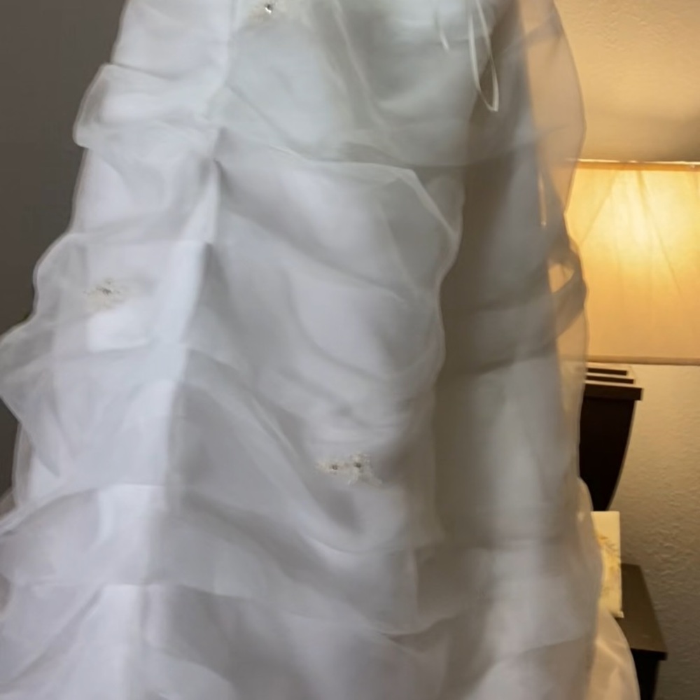 David's Bridal White Wedding Dress